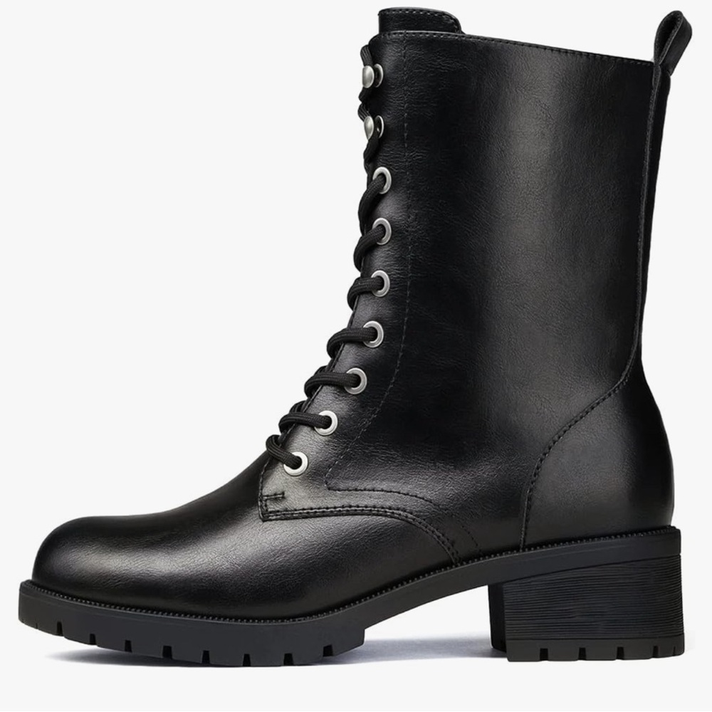 NWT Dream Pairs Black Lace-Up Combat Boots